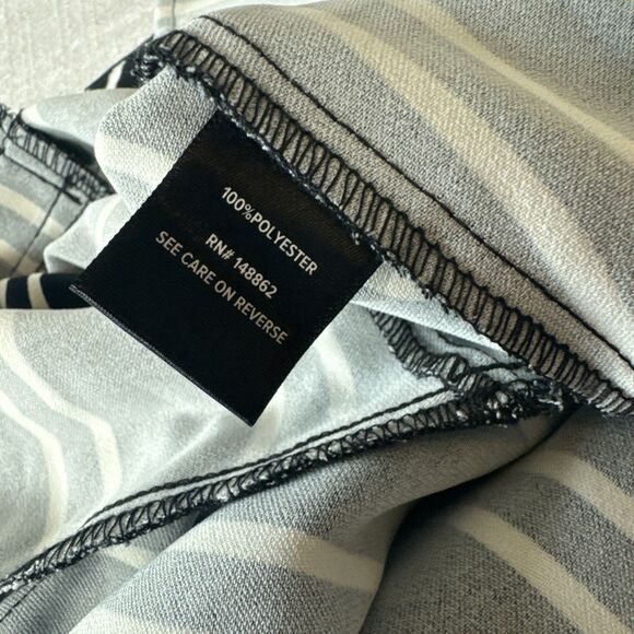 Torrid Womens 18 Black White Stripe Flowy High‎ Waisted Pleated Paper Bag Shorts - Picture 10 of 11